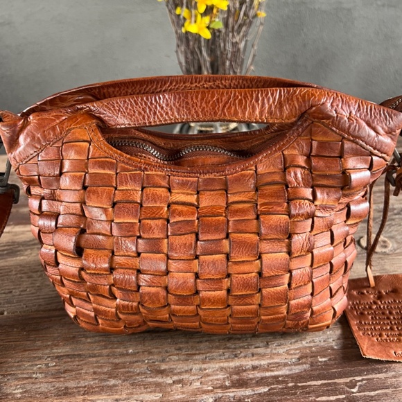 LATICO WEAVER RUSTIC LEATHER CROSSBODY CONVERTIBLE - Picture 3 of 16